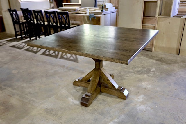 Traditional Farmhouse Pedestal