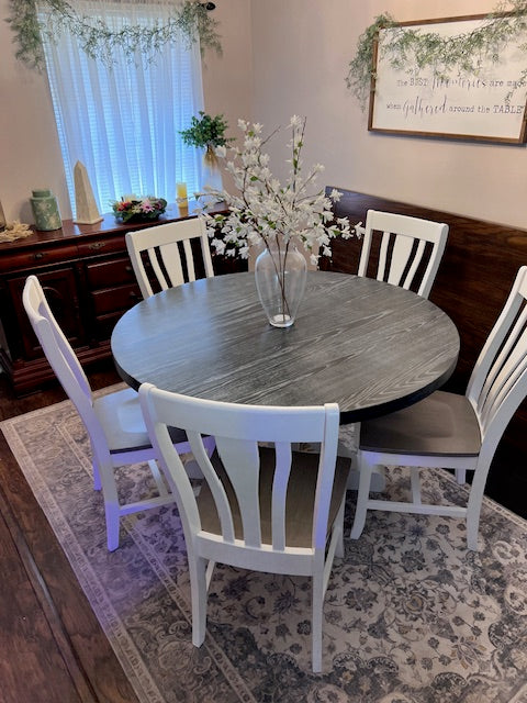 Traditional Farmhouse Round Table