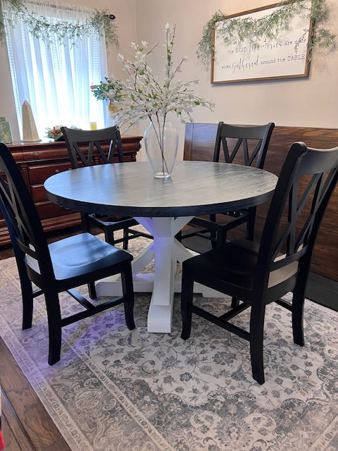 Traditional Farmhouse Round Table